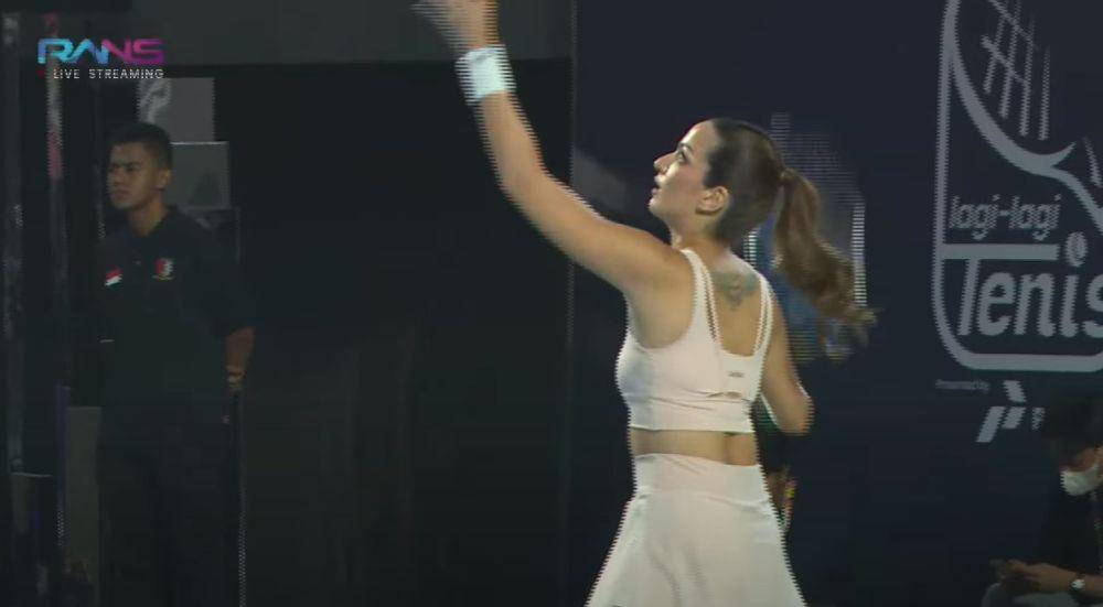 Nia Ramadhani di Lagi-lagi Tenis (YouTube.com/Rans Entertainment)