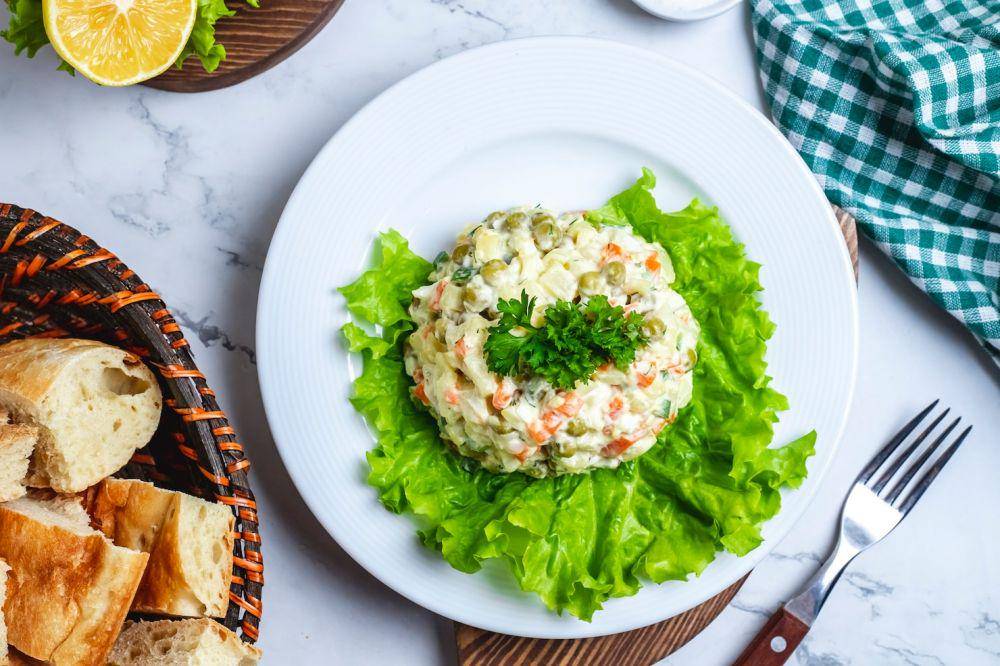 ilustrasi egg salad (freepik.com/stockking)