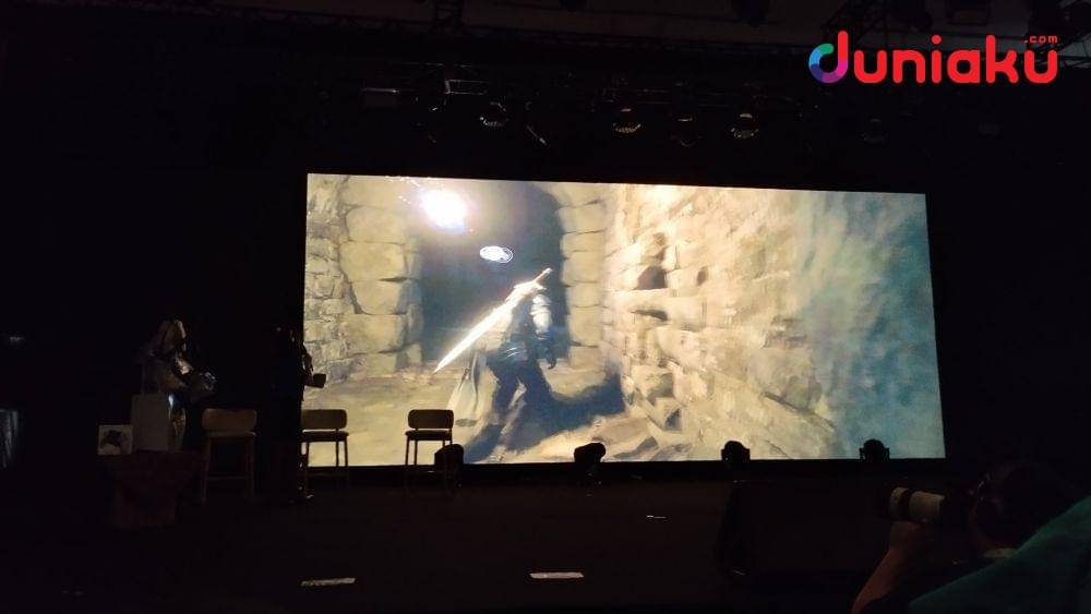 Foto saat demo gameplay Final Fantasy XVI di Dragon Stage. (Duniaku.com/Fahrul Nurullah)