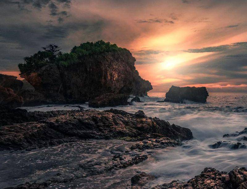 gambar Pantai Jungwok (instagram.com/7hilmy7)