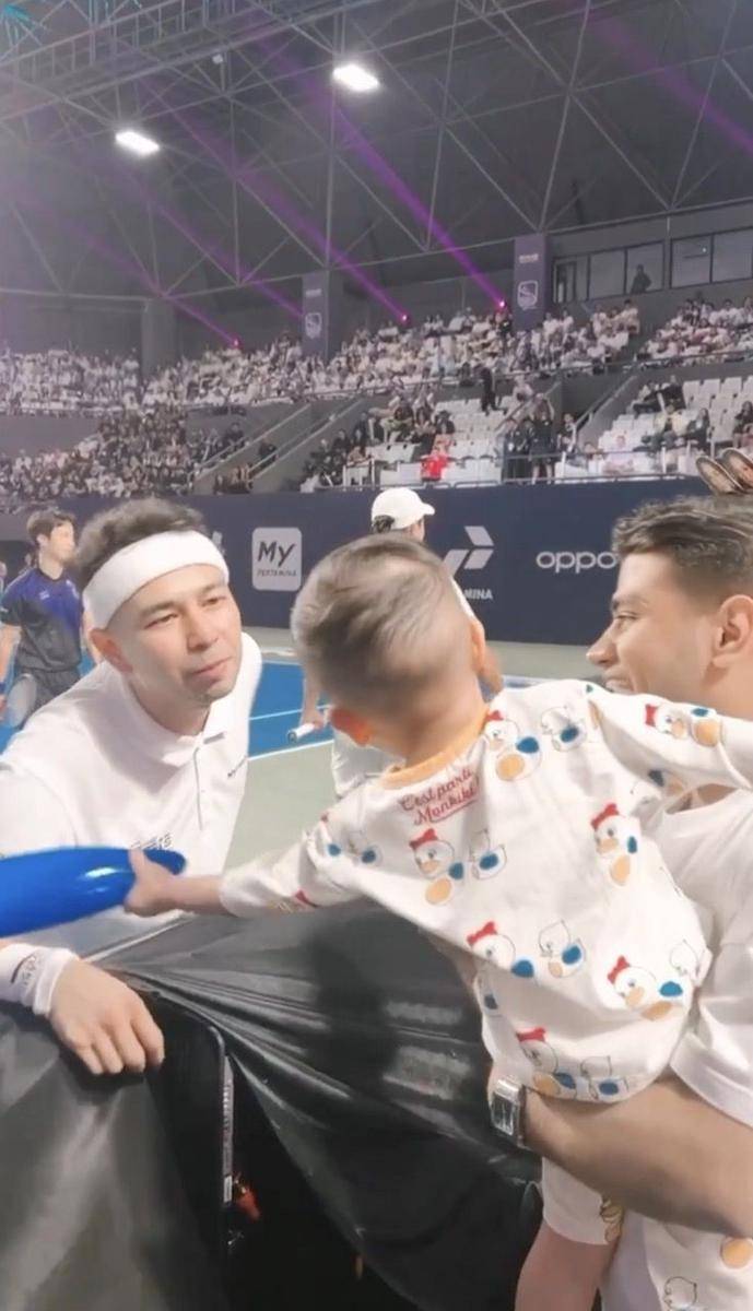 momen Fadil dan Keanu jadi supporter Raffi dan Gigi (instagram.com/fadiljaidi)