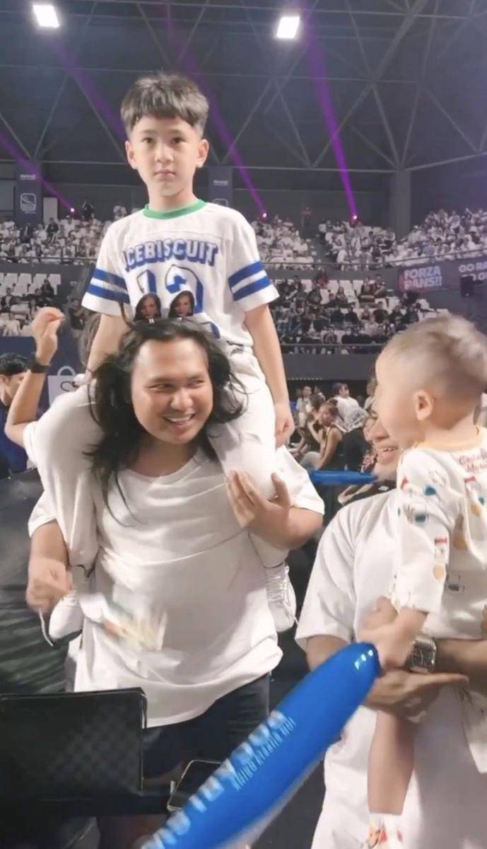 momen Fadil dan Keanu jadi supporter Raffi dan Gigi (instagram.com/fadiljaidi)