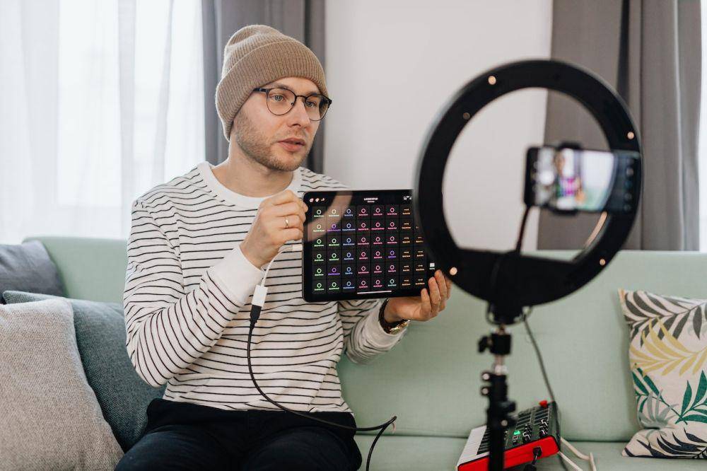 ilustrasi content creator (pexels.com/Karolina Grabowska)