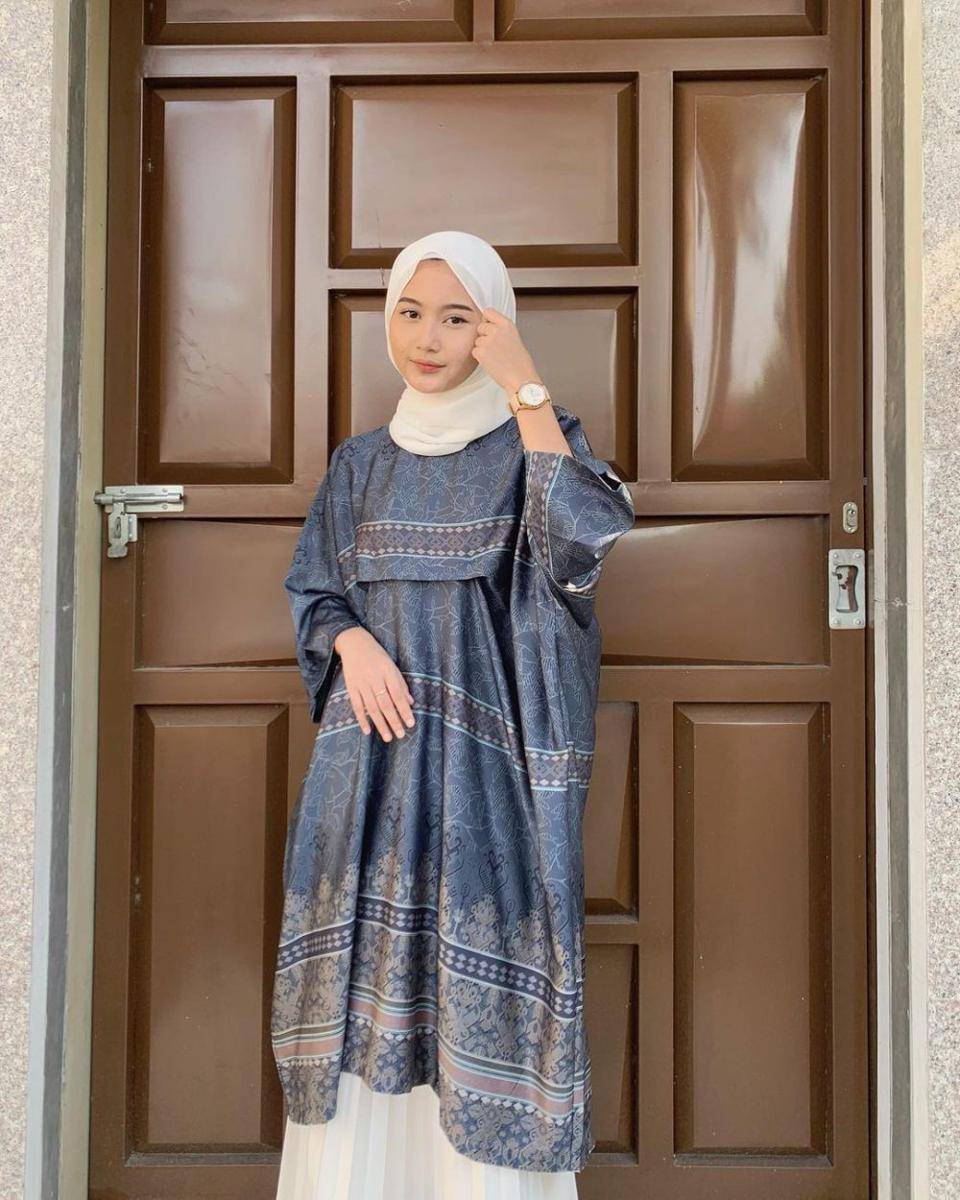 Style kondangan hijab minimalis (instagram.com/putri.jelitaaaa)