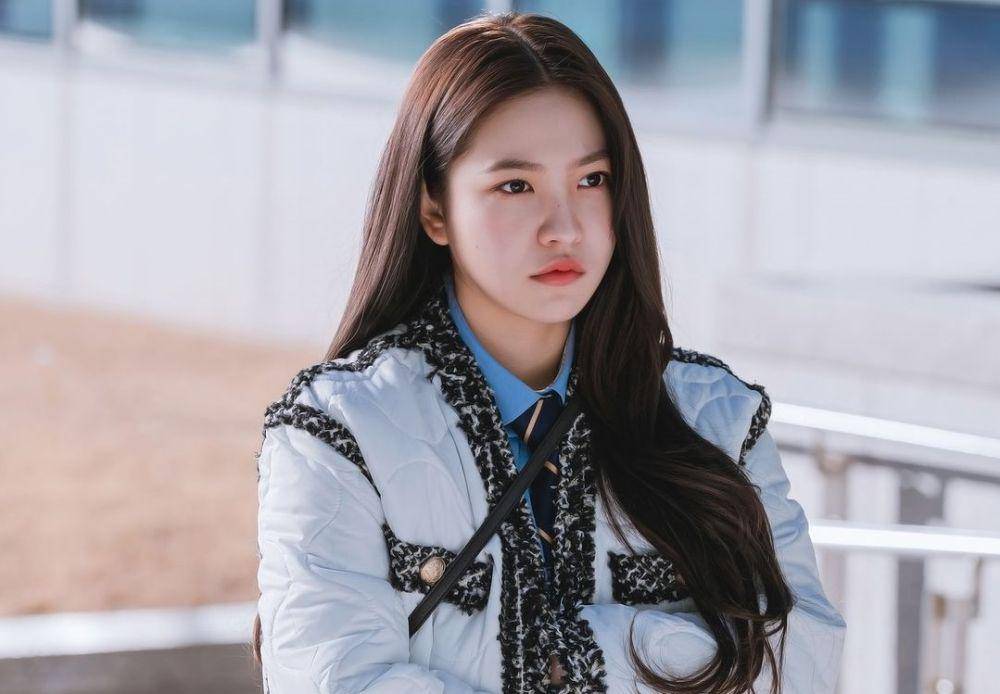 Baek Je Na (Yeri Red Velvet) di drakor Bitch X Rich (instagram.com/koktv.official)