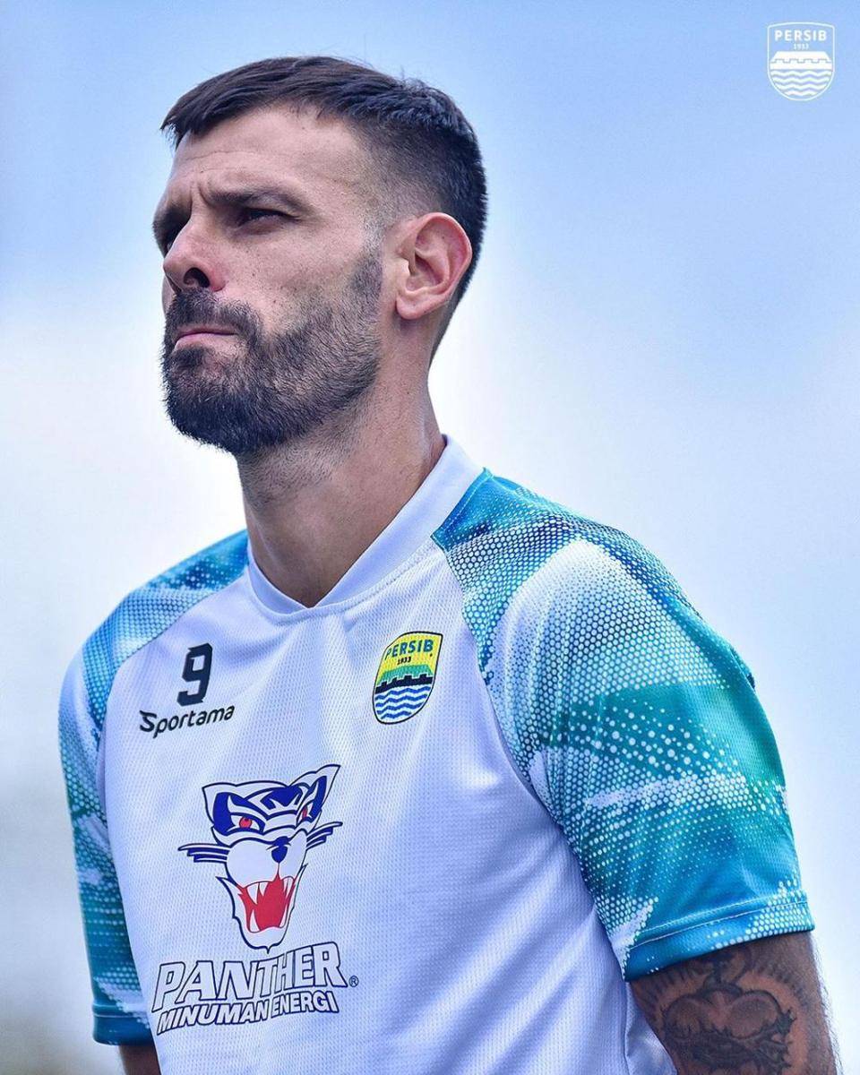 Tyronne del Pinno, gelandang serang baru Persib (instagram.com/persib)