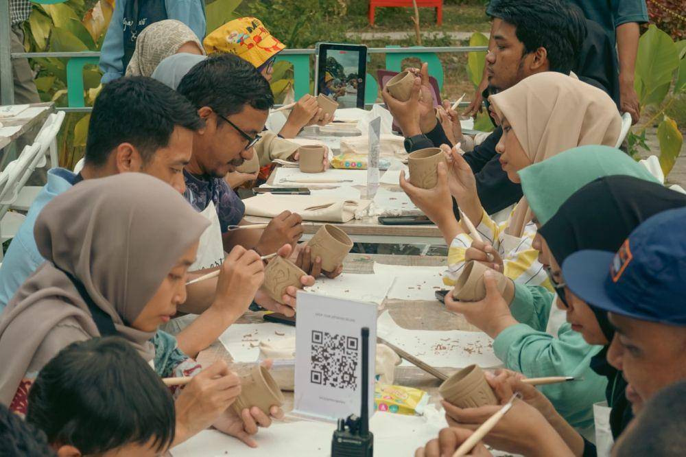Suasana pembukaan Ganara Greenway Garden oleh Ganara Art di area Backyard Nipah Park Makassar, Jumat 23 Juni 2023. (Dok. Ganara Art)