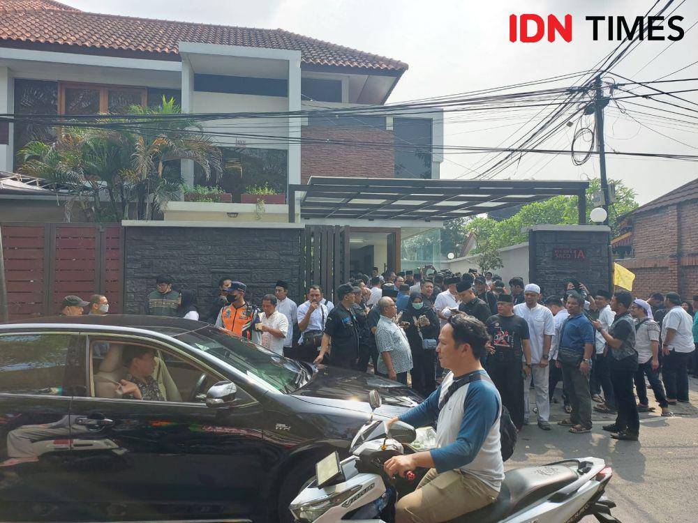 Jenazah Desmond Dimakamkan Siang Ini di Karawang