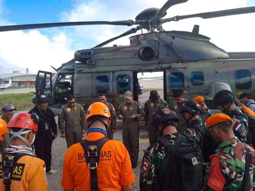 Tim SAR gabungan bersiap-siap menuju lokasi jatuhnya pesawat SAM Air di Yelimo, Papua Pegunungan. (IDN Times/Istimewa)