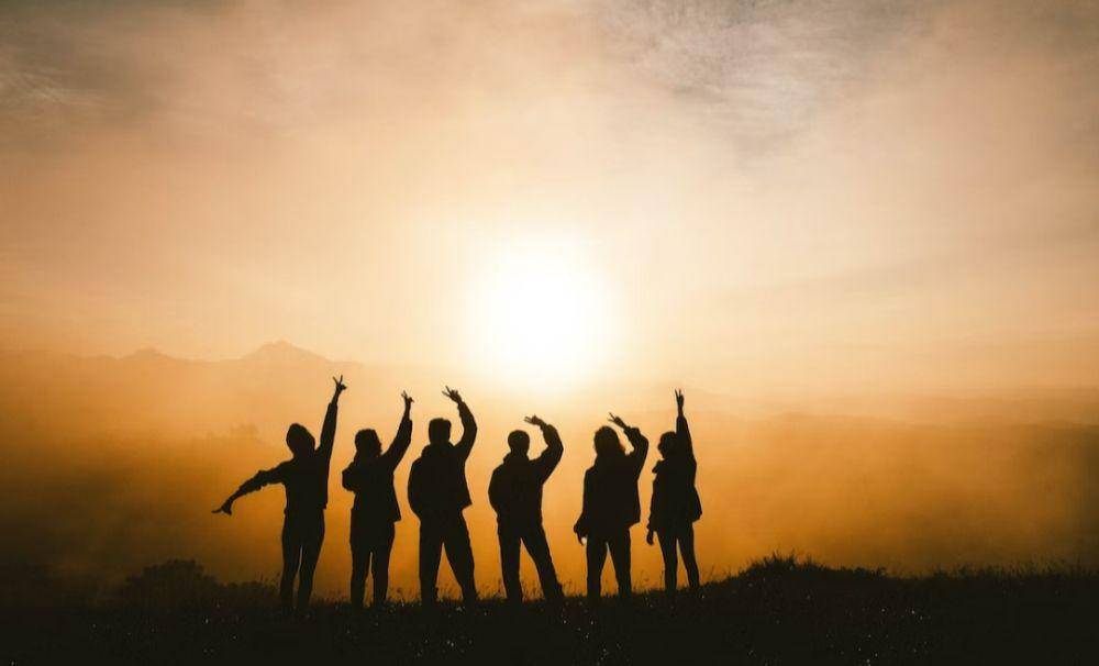 ilustrasi teman (unsplash.com/Chang Duong)