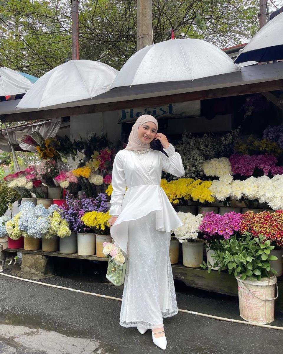 ide padanan gamis putih untuk Idul Adha (instagram.com/oliviafindas)