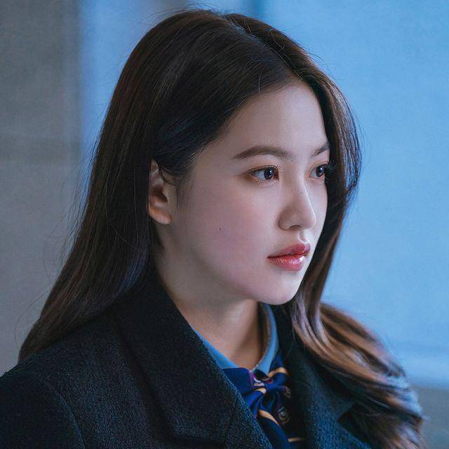 Still cut drama Bitch X Rich (instagram.com/koktv_official)