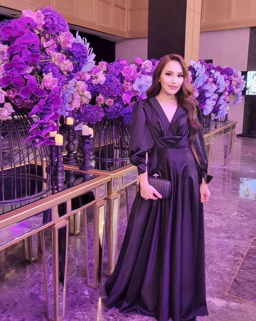 potret Ayu Ting Ting di resepsi pernikahan Kevin-Valen (instagram.com/ayutingting92)