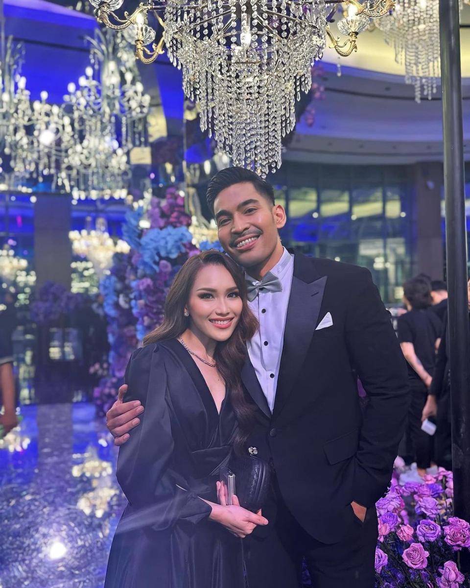 potret Ayu Ting Ting di resepsi pernikahan Kevin-Valen (instagram.com/ayutingting92)