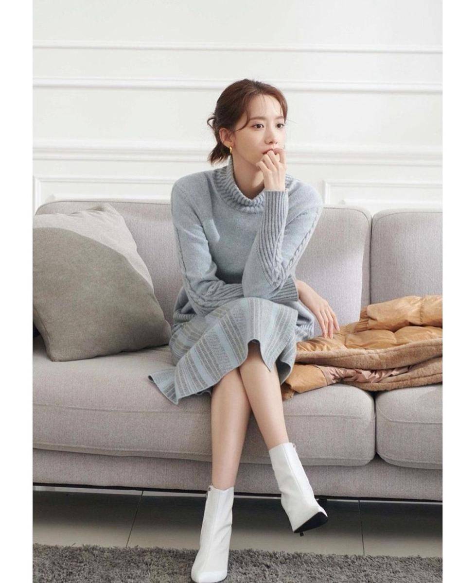office look ala Yoona (instagram.com/yoona__lim)