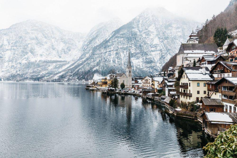Hallstatt Austria (pexels.com/Aliaksandra Liebers)