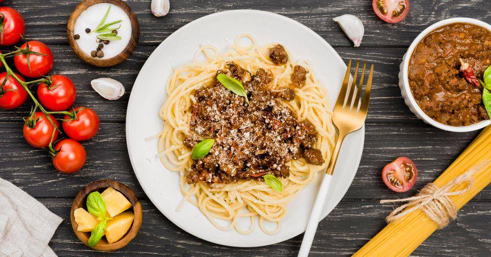 ilustrasi spaghetti (freepik.com/freepik)