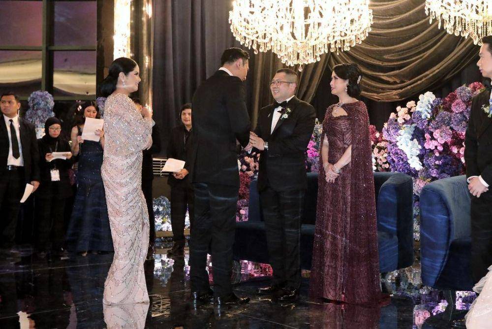 potret Agus dan Annisa Yudhoyono di resepsi pernikahan Kevin-Valen (instagram.com/agusyudhoyono)