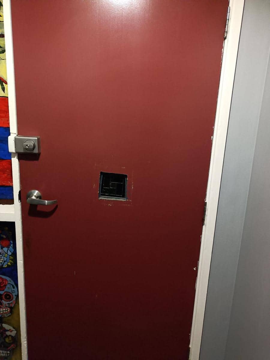 potret desain pintu yang bikin kesal (reddit.com/user/thehypedupdemon)