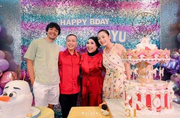 artis di ulang tahun Ayu Ting Ting (instagram.com/malyca.universe)