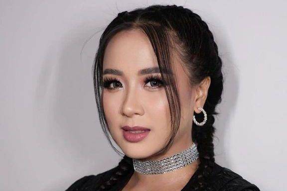 Astrid Sartiasari (instagram.com/astridbasjar)