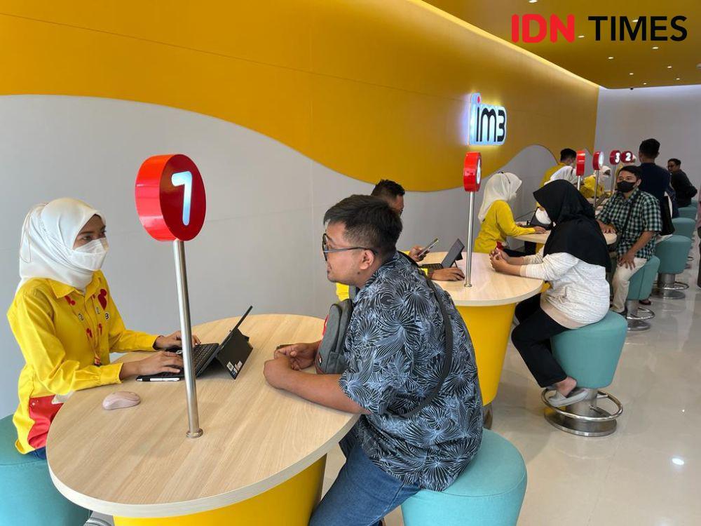 Ilustrasi layanan Indosat Ooredoo Hutchison (IOH) di Gerai IM3 Semarang. (IDN Times/Anggun Puspitoningrum)