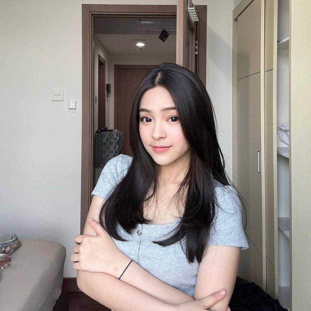 Aura Eca (instagram.com/elsaajapasal)