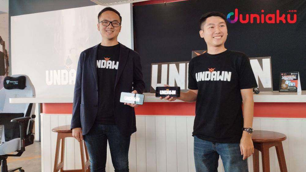 Country Head Garena Indonesia, Hans Saleh (kiri) dan Produser Undawn Indonesia Aldi Mogalana (kanan). (Duniaku.com/Fahrul Nurullah)