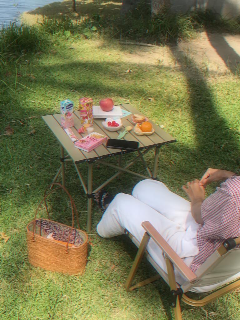 7 Rekomendasi Makanan dan Minuman yang Estetik Saat Piknik