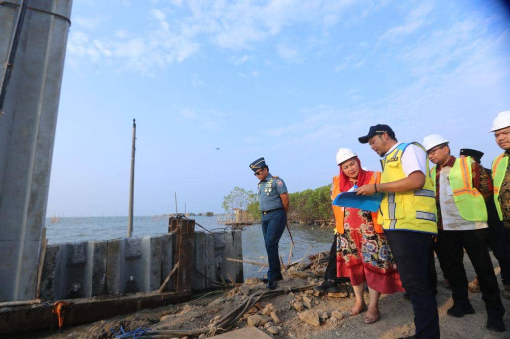 Pembebasan Lahan di Barat Tambak Lorok Semarang Beres, Pemasangan Sheet Pile Dikebut