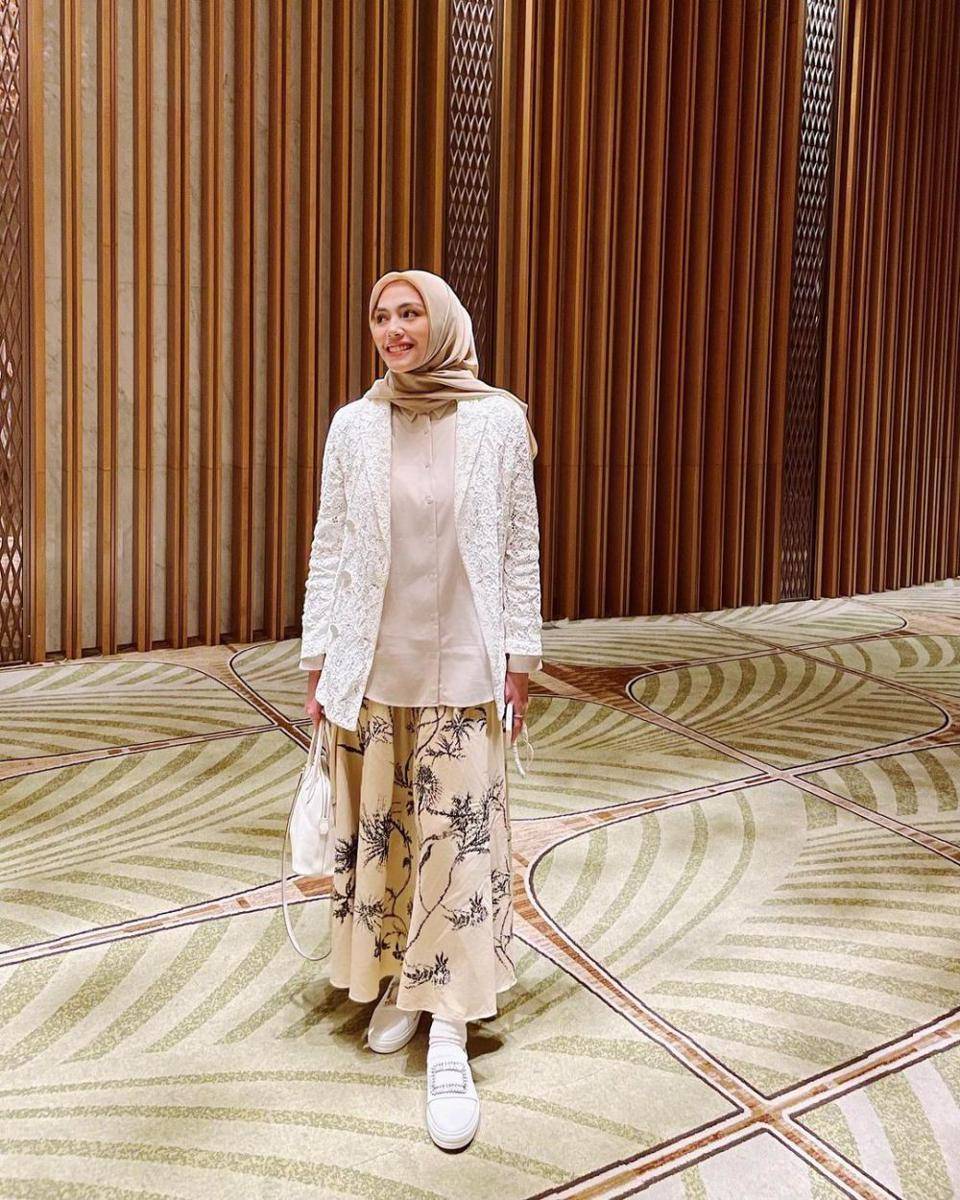 Gaya busana Milka Anisya. (instagram.com/milkanisa)