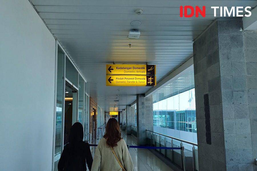 Ilustrasi kedatangan domestik di bandara (IDN Times/Dhiya Awlia Azzahra)