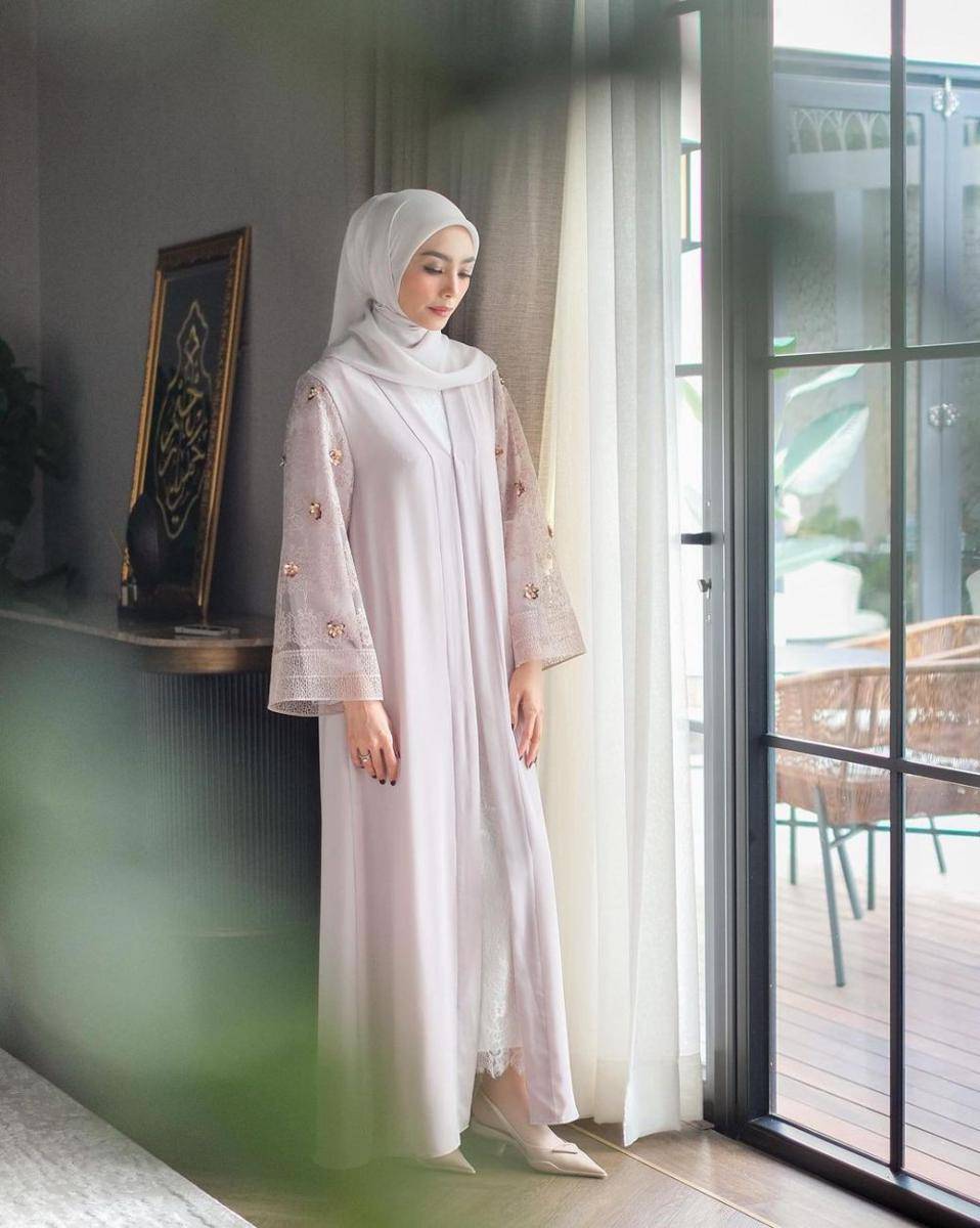 Gaya busana Milka Anisya. (instagram.com/milkanisa)