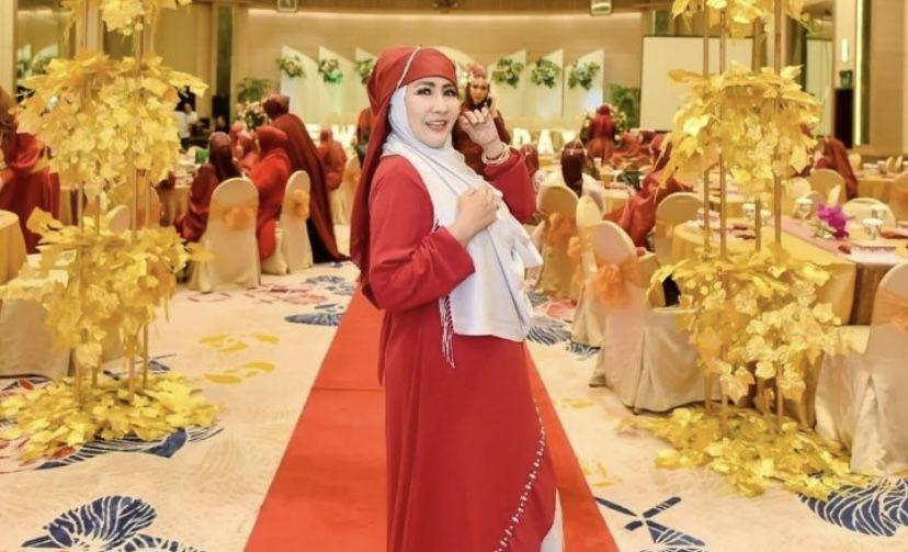 8 Potret Cetar Tessa Mariska Yu Brik Ma Hat, Ternyata Istri Tentara!