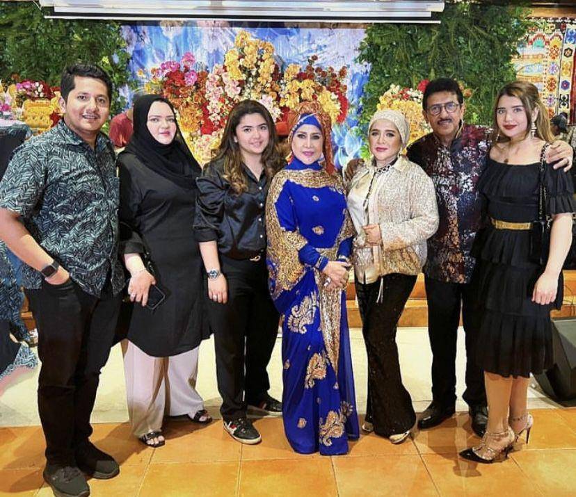 potret ultah ke-72 Elvy Sukaesih (Instagram.com/fitriaelvys)
