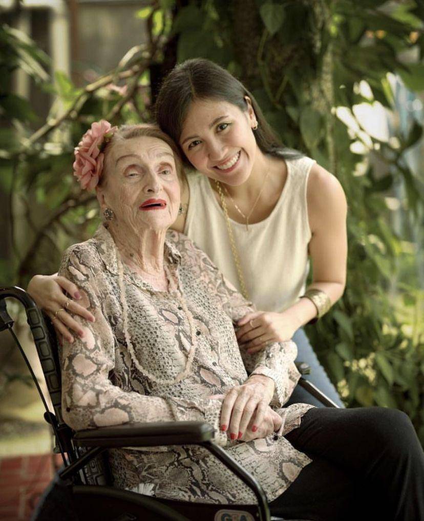 potret nenek Sharena Rizky (Instagram.com/mrssharena)