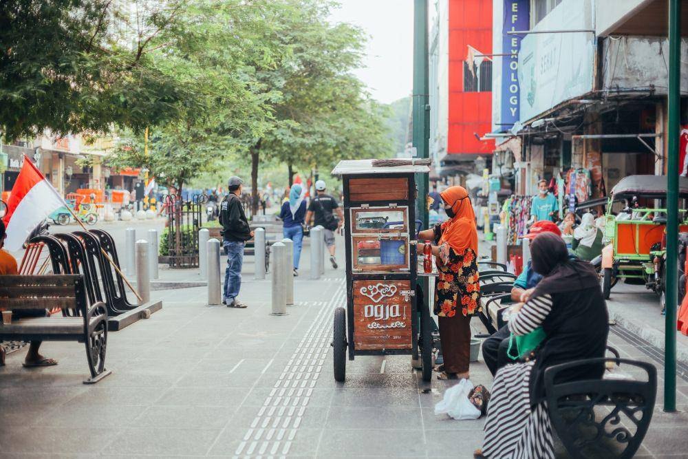 Jalan Malioboro (unsplash.com/Farhan Abas)