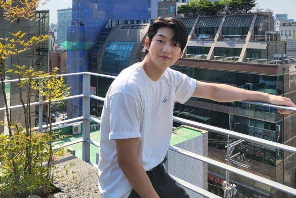 foto Yoon Jong Bin (instagram.com/900_0ng)