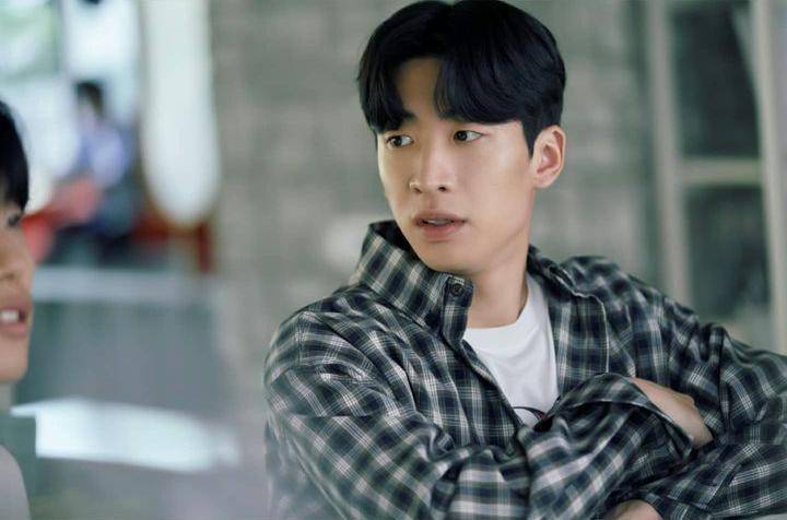 Yoo Su Bin dalam drama Lost (instagram.com/jwidecompany)