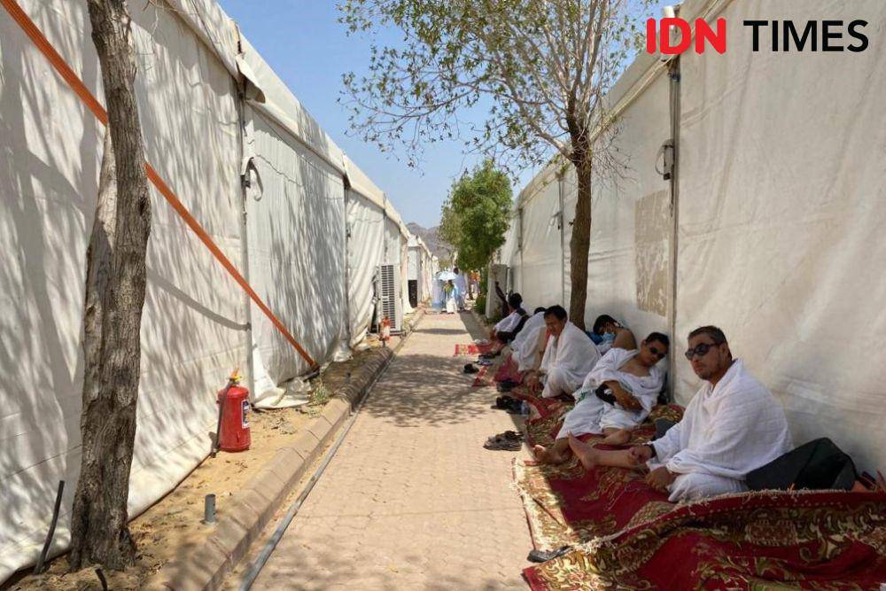 Suasana jelang wukuf di Arafah pada Selasa (27/6/2023). (IDN Times/Sunariyah)
