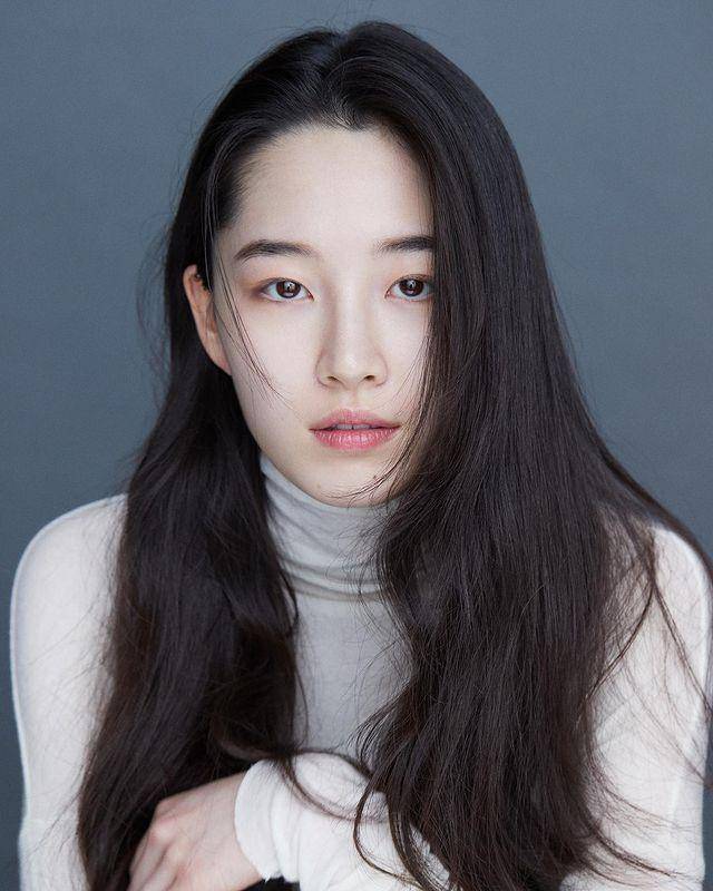 Won Ji An (instagram.com/o__jian)