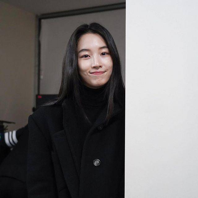 Won Ji An (instagram.com/o__jian)