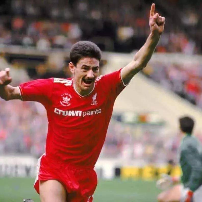 Ian Rush (instagram.com/footballinsanity83)