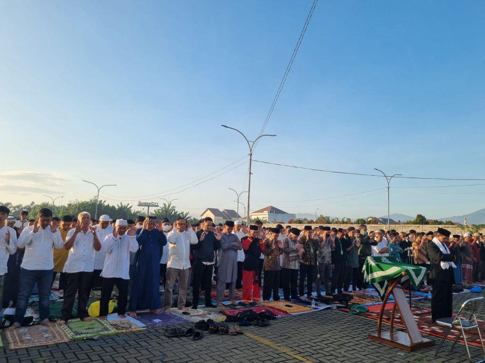 Politikus Amien Rais Laksanakan Salat Idul Adha di Bandung