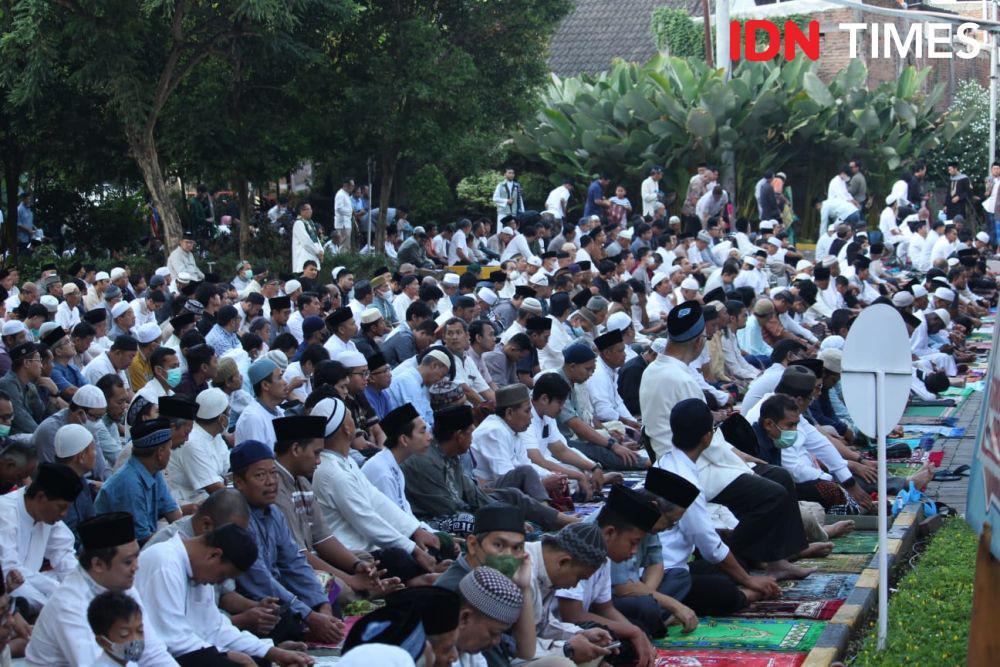 Suasana salat ied yang khidmat di kampus Unimus Kedungmundu. (IDN Times/Dok PW Muhamadiyah Jateng)