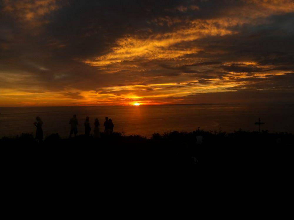 Sunset di Karang Boma Cliff yang takkan terlupakan (Dok.Pribadi/Natalia Indah)