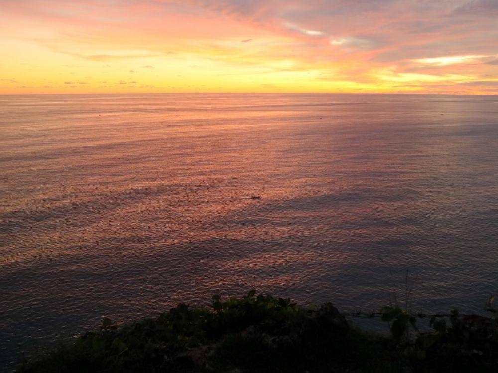 Sejauh mata memandang di Karang Boma Cliff (Dok.Pribadi/Natalia Indah)