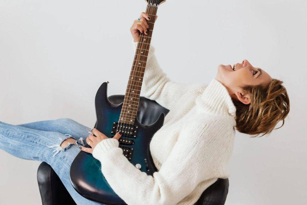 ilustrasi bermain musik (pexels.com/Karolina Grabowska)