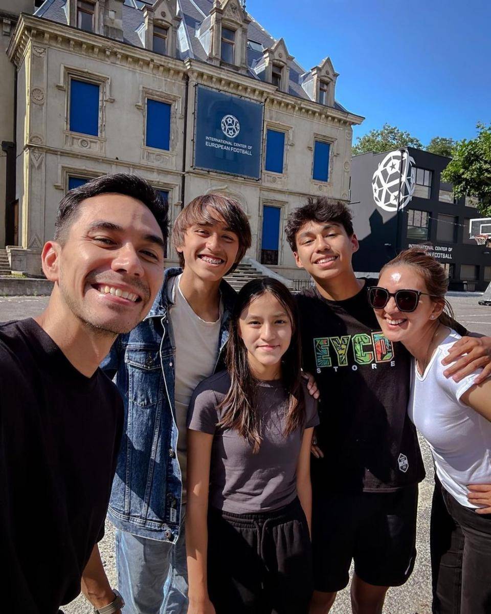 potret keluarga Darius Sinathrya (instagram.com/dagnesia)
