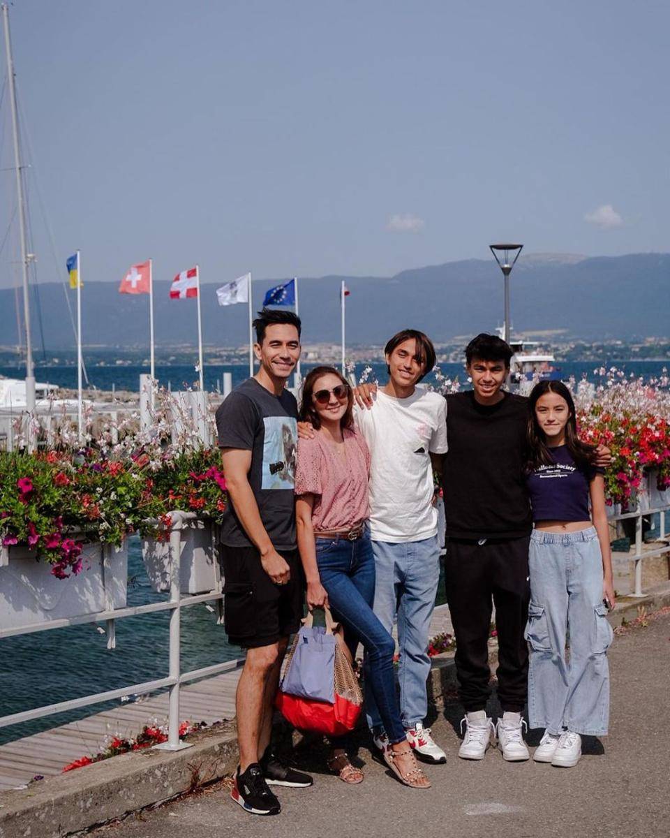 potret keluarga Darius Sinathrya (instagram.com/darius_sinathrya)